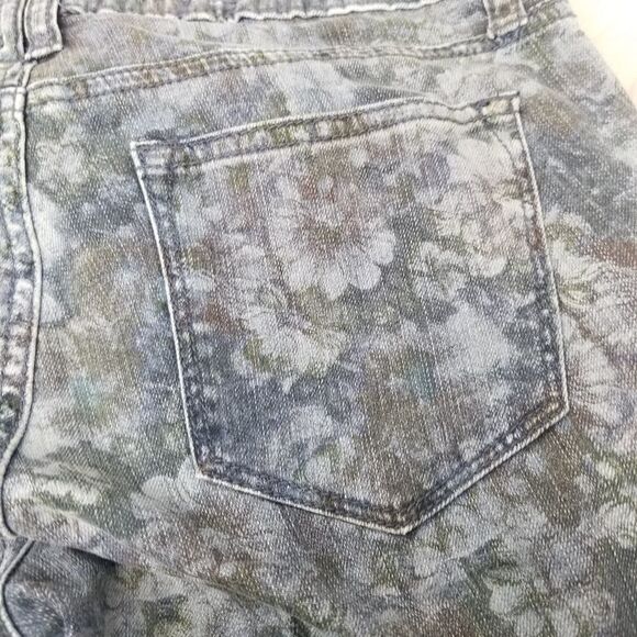 NWT. ana Skinny Fliral Print Denim. Size 27/4. - Picture 11 of 16